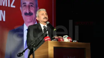 CHP Bursa İl Başkanı Nihat Yeşiltaş, okulların 15 tatil dönemine