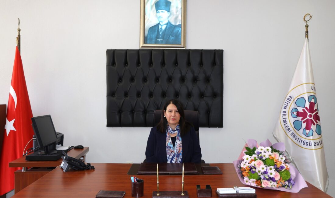 Bursa Uludağ Üniversitesi (BUÜ) Eğitim Bilimleri Enstitüsünde görev değişimi yaşandı.