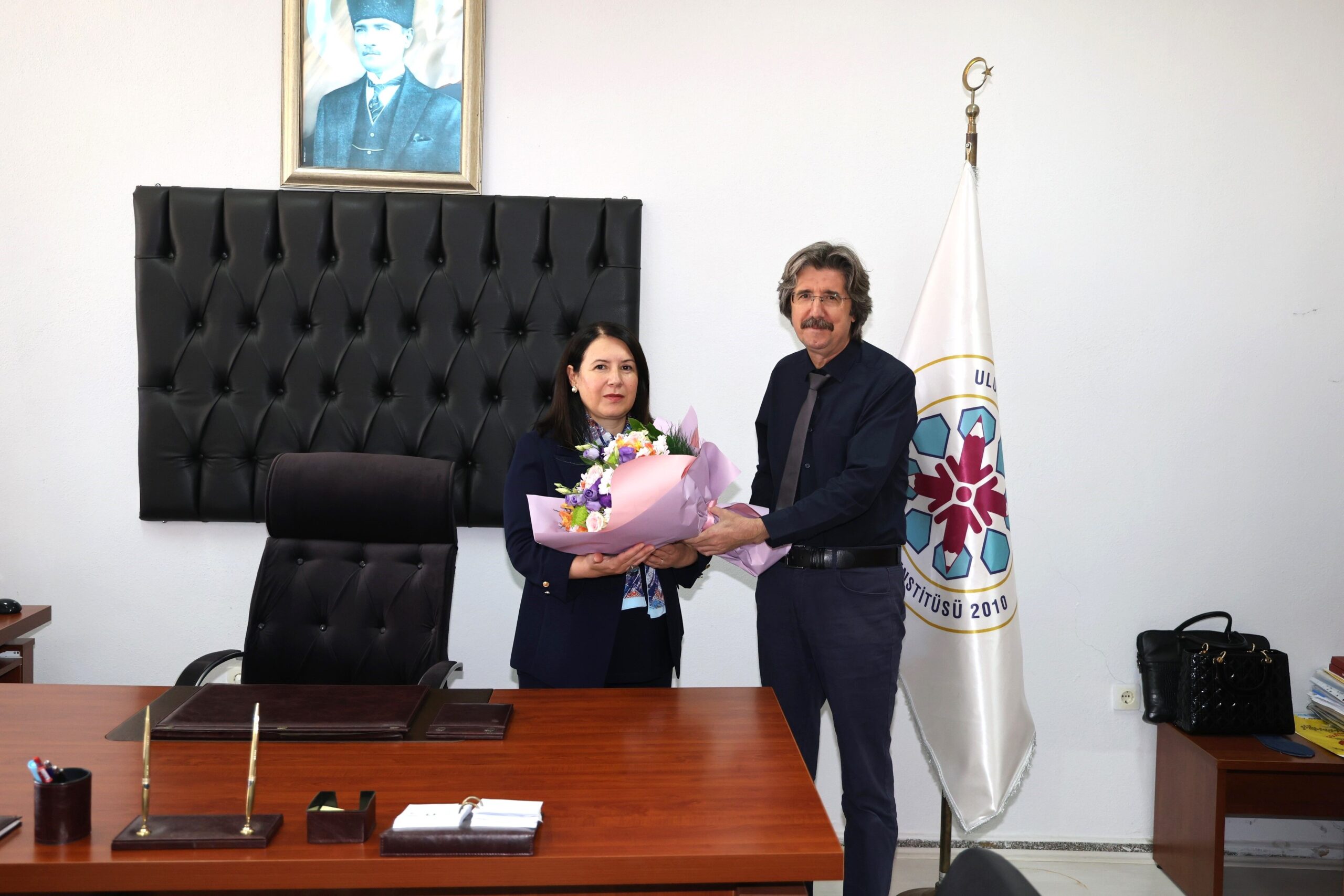 20250716102029839 Rektör Yılmaz,Yenienstitümüdürünebaşarilardiledi