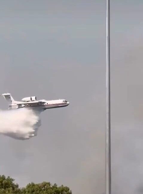 Bursa’nın Kestel ve Harmancık ilçelerindeki yangınlara havadan müdahalede kullanılan uçak