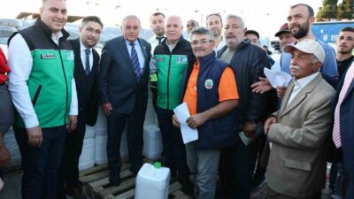 Bursa Büyükşehir Belediyesi’nin Tarım Plast Fabrikası’nda üretilen sıvı gübre, hem