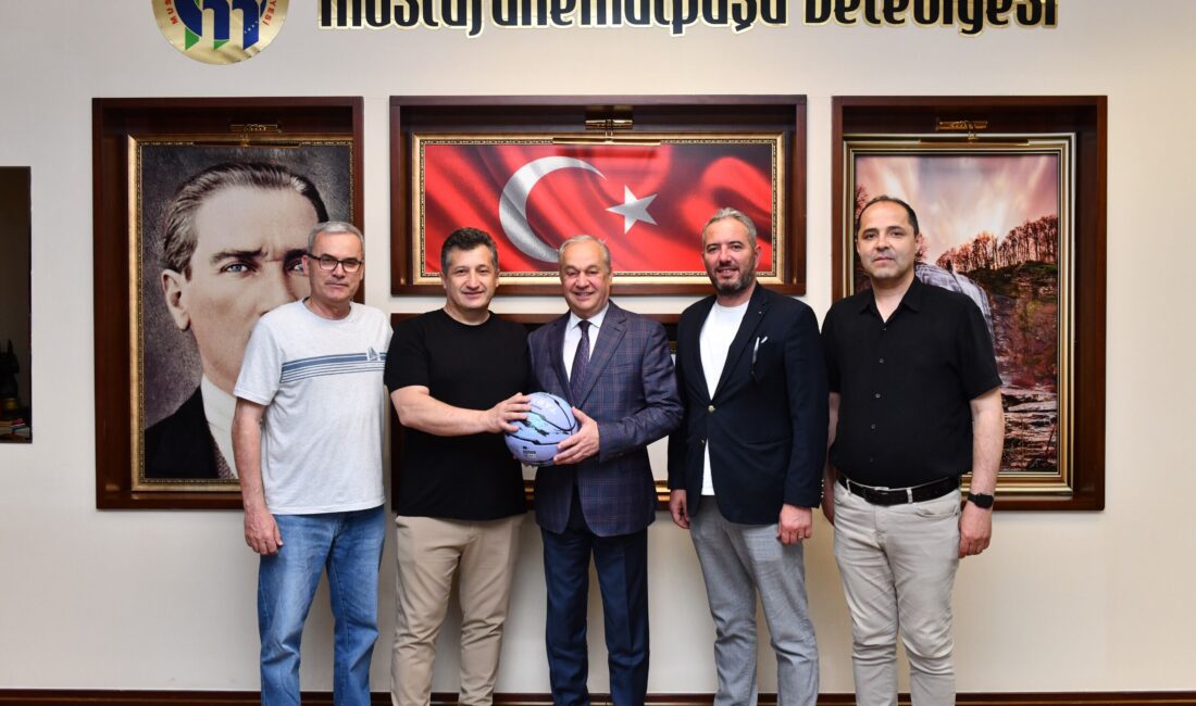 Mustafakemalpaşa Belediye Başkanı Şükrü Erdem, Tatlıtop Şenliği öncesi sponsor Hakkı