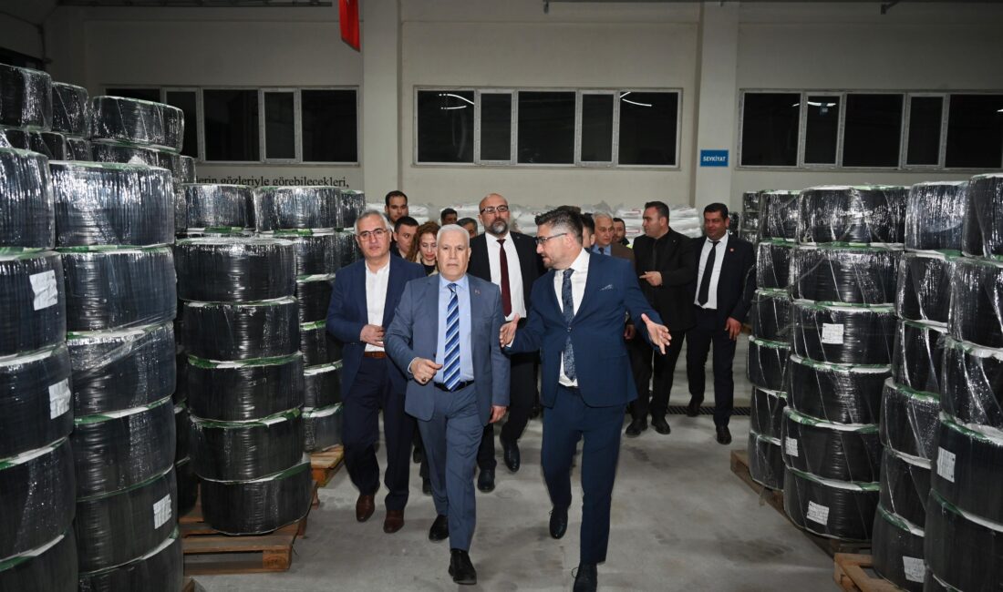 Bursa Büyükşehir Belediyesi’nin Tarım Plast Fabrikası’nda damla sulama boru üretimi