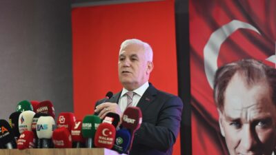 Bursa BŞB Başkanı Mustafa Bozbey, Mart Ayı Değerlendirme Toplantısı’nda BUSKİ,