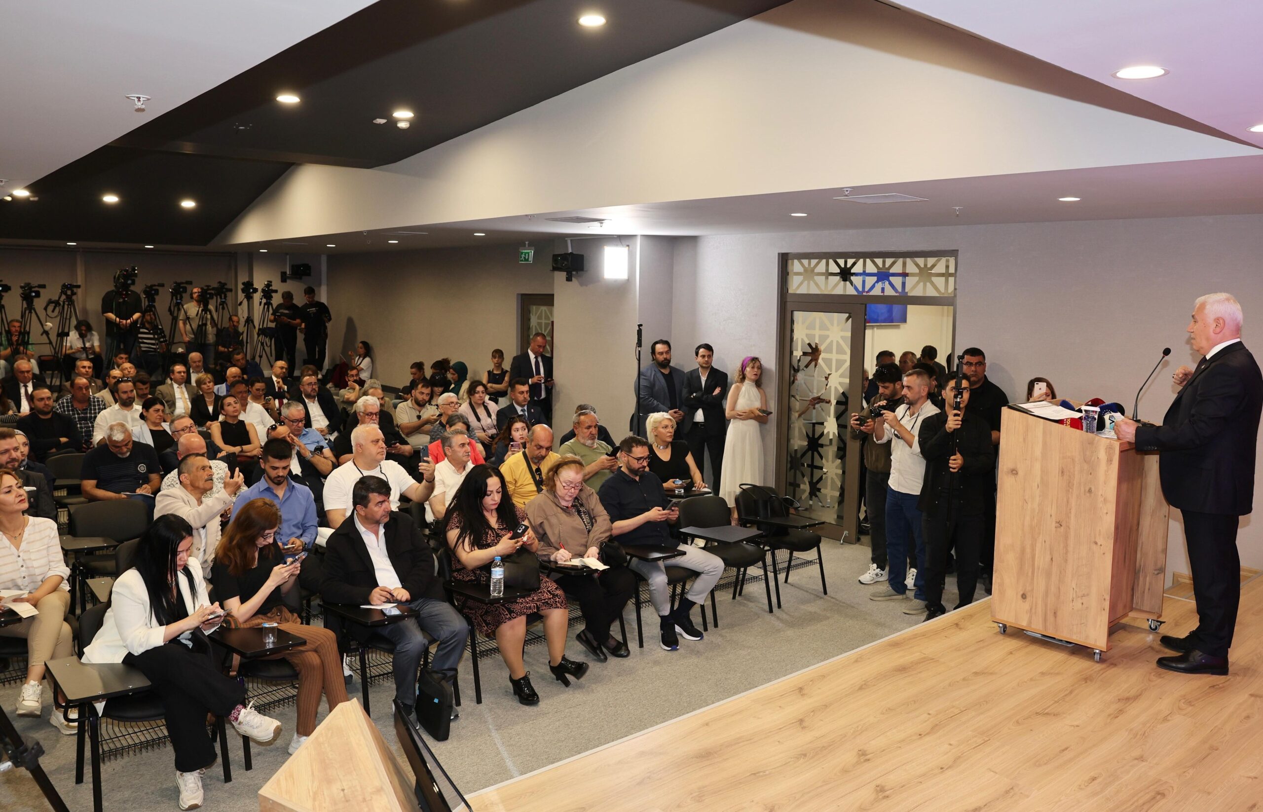 35543 M T Y4 M W Nh Y W