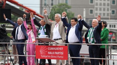 Cumhuriyet Halk Partisi’nin (CHP) Bursa’da düzenlediği büyük miting, binlerce vatandaşı