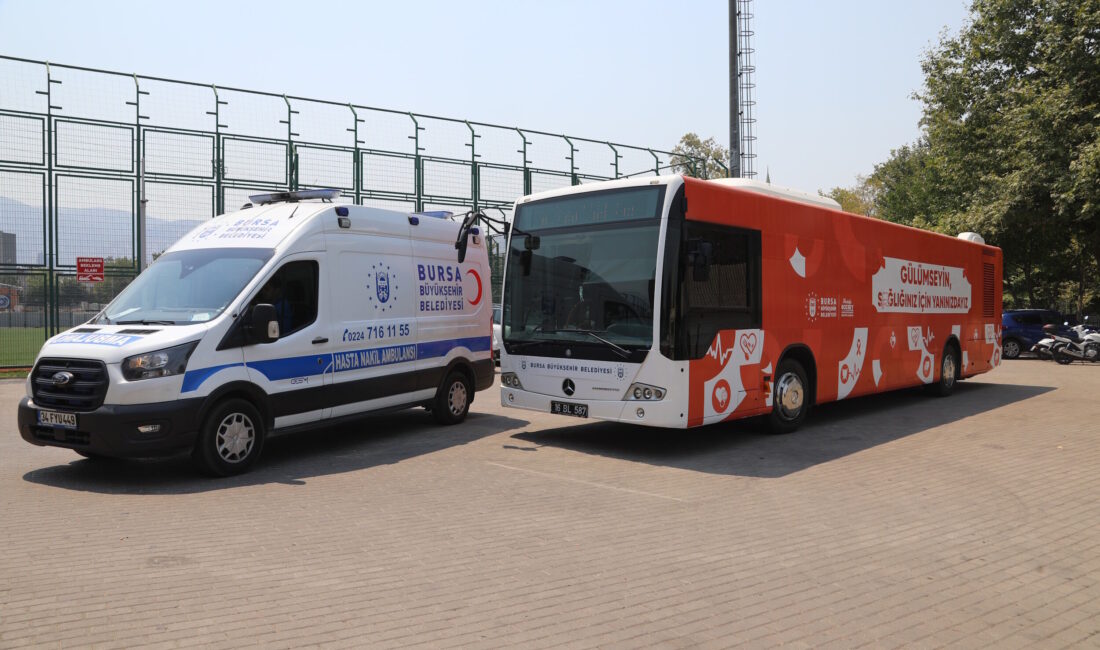 Bursa Büyükşehir Belediyesi, yangın sonrası sağlık hizmeti için doktor, hemşire,