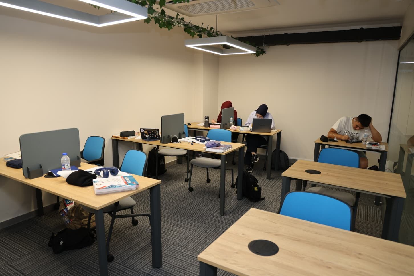 35906 M T Y4 O T Iy N W 1