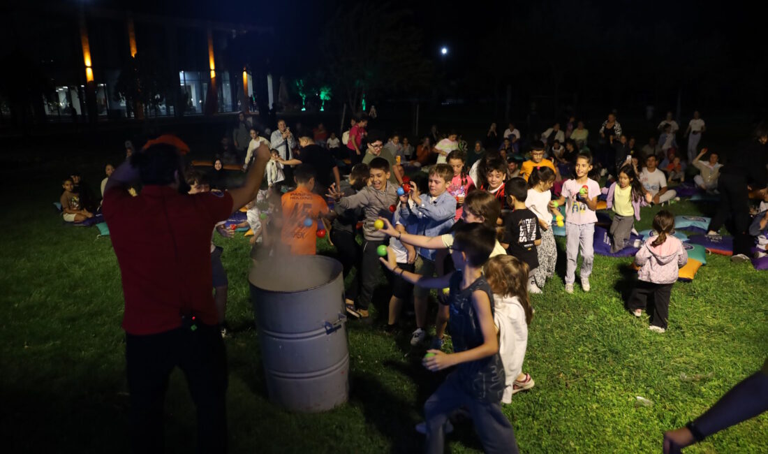 Bursa Büyükşehir Belediyesi’nin bilimi toplumun tüm kesimleriyle buluşturmak ve gençlere