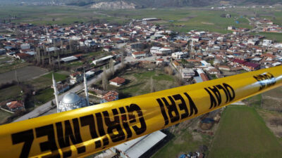 Mustafakemalpaşa'nın Güllüce Mahallesi'nde dün gece motosikletli iki şahıs tarafından silahlı