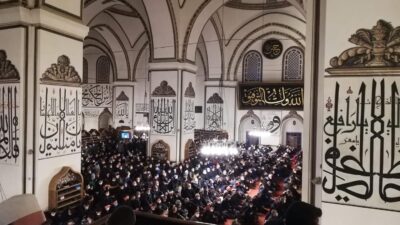 Bursa İl Müftülüğü, kış döneminde çalışanların sabah namazını cemaatle kılabilmesini