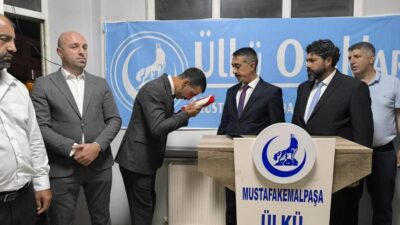 Mustafakemalpaşa Ülkü Ocakları’nda uzun süredir başkanlık görevini yürüten Cengizhan Bedir,