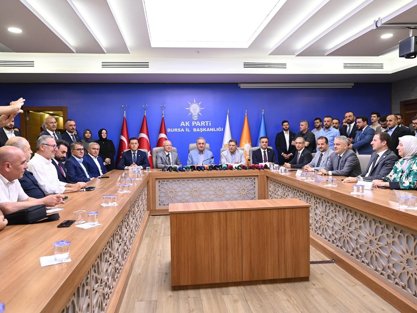 537364023 18333809545200412 4790367797491485827 N