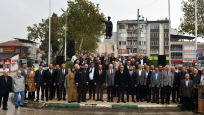 Mustafakemalpaşa’da 19 Ekim Muhtarlar Günü dolayısıyla düzenlenen tören, saat 10.30’da