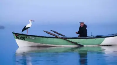 Dostlukları filmlere, belgesellere konu olan balıkçı Adem Yılmaz ile Yaren