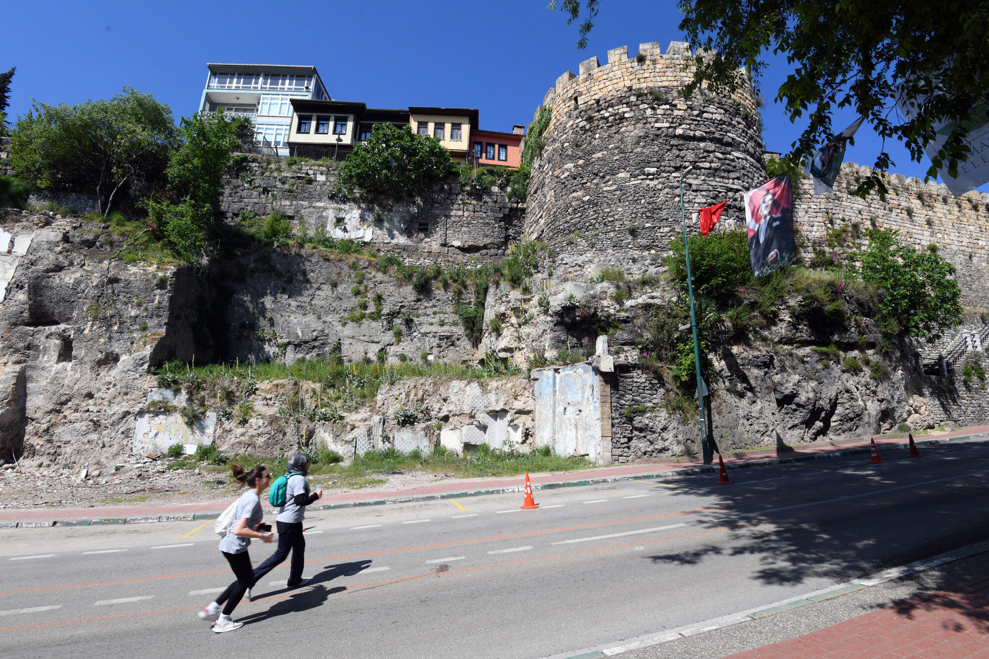 681857732E5Ba627055915