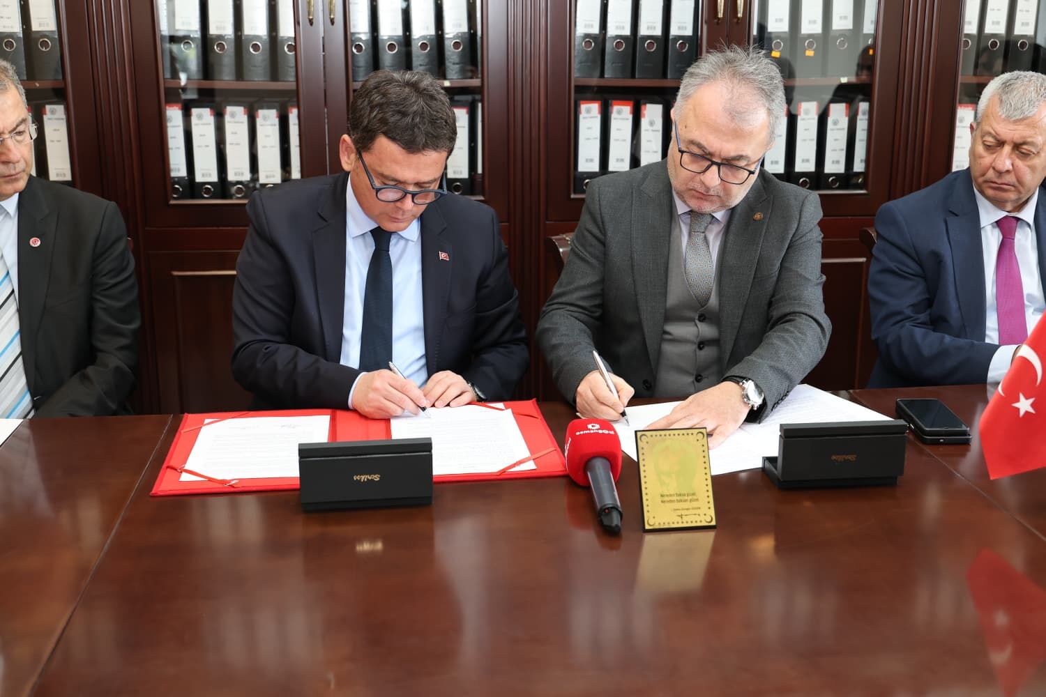 69245E2E977D4611593896