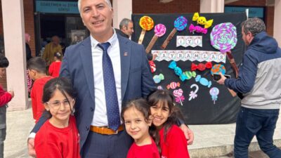 Bursa’nın Mustafakemalpaşa ilçesinde bulunan Mehmet Akif Ersoy İlkokulu, Ramazan Bayramı