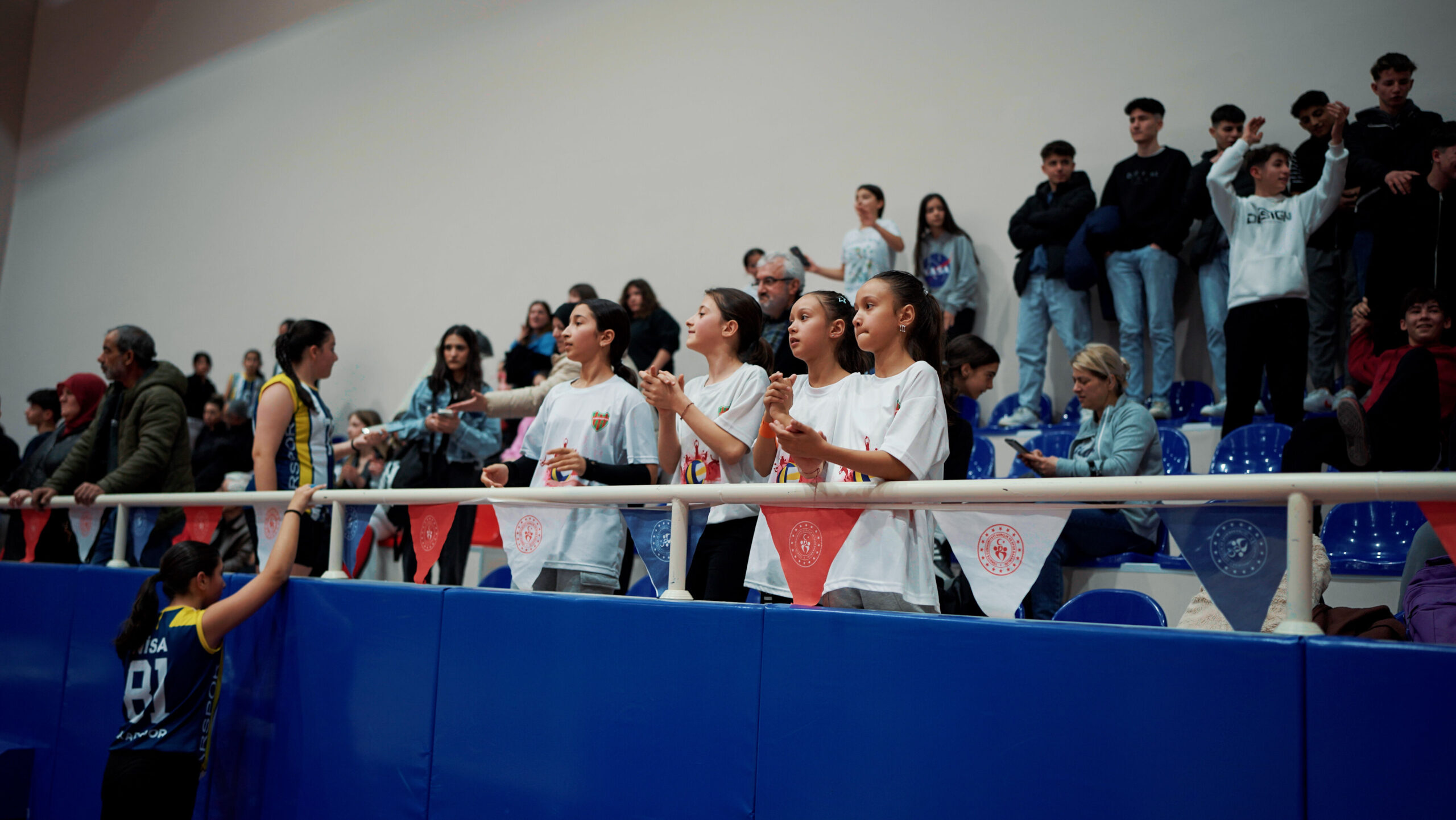 A X S09883.00 00 17 11. Still004