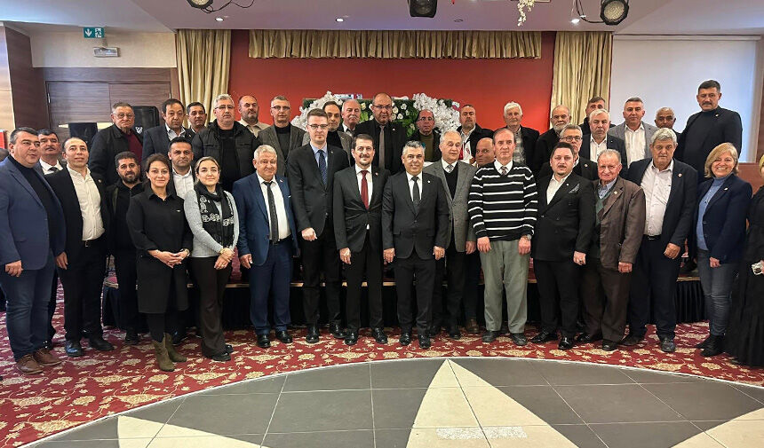 Bursa Mustafakemalpaşalılar Derneği (PAŞADER) tarafından düzenlenen geleneksel iftar yemeği bu