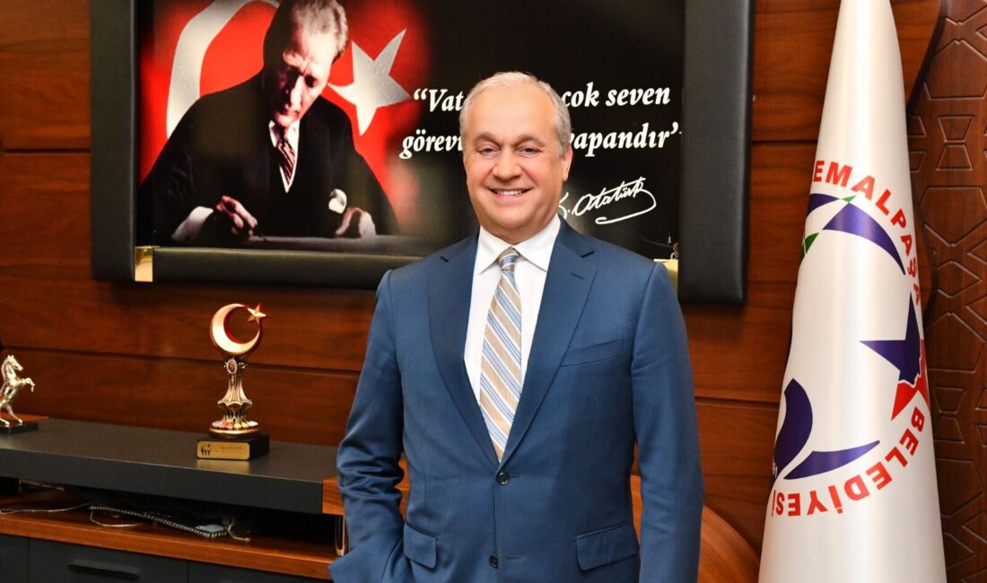 Mustafakemalpaşa Belediye Başkanı Şükrü Erdem, 10 Kasım Atatürk'ü anma günü