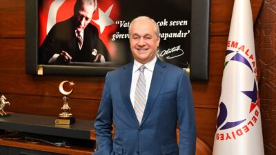 Mustafakemalpaşa Belediye Başkanı Şükrü Erdem, Öğretmenler Günü'nde öğretmenlerimize anlamlı bir