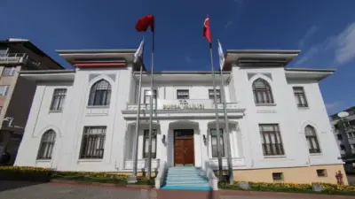 Kentte kısa süreli paniğe neden olan sarsıntının ardından Bursa Valiliği