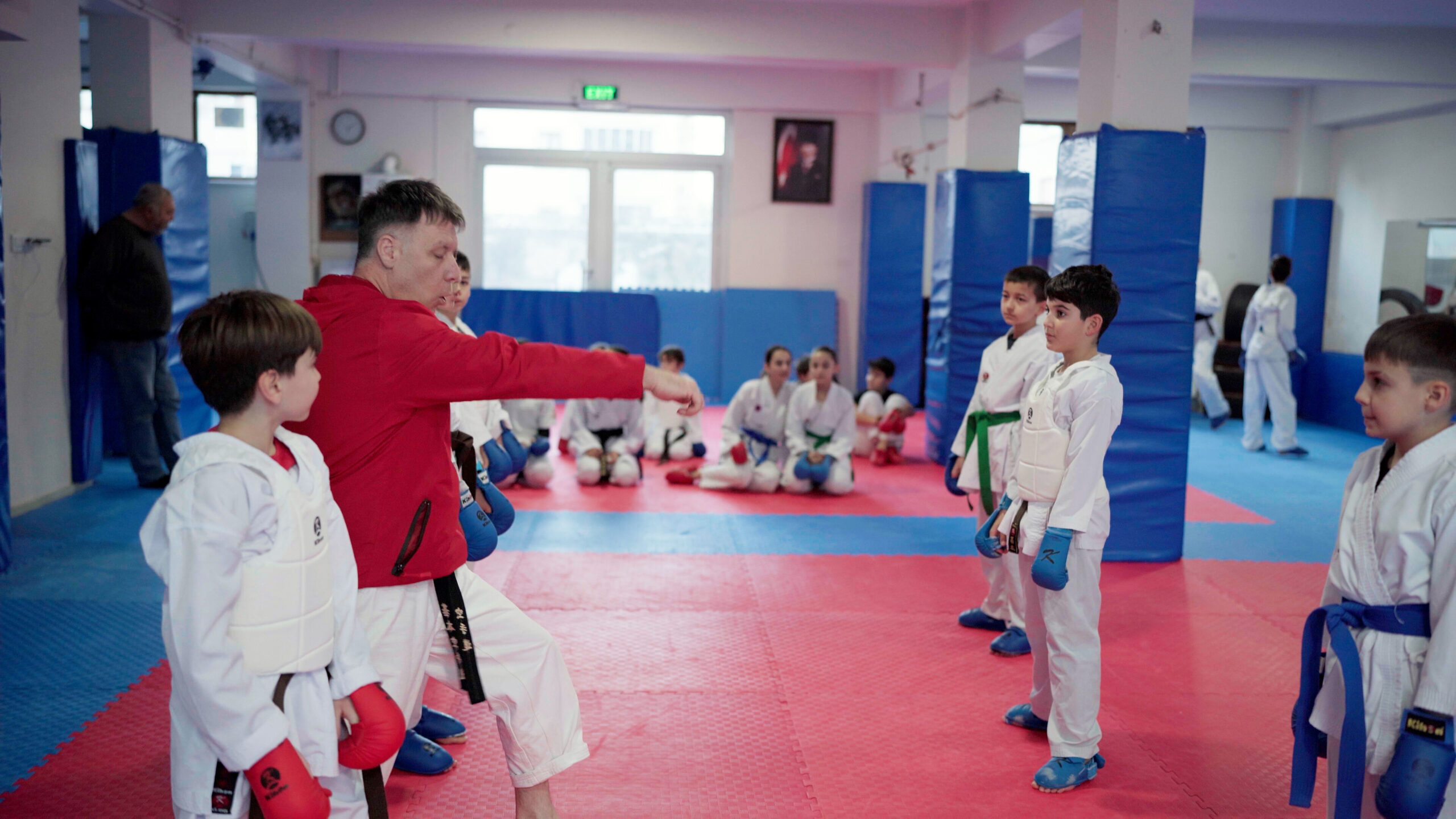 C0026.00 00 19 21. Still002