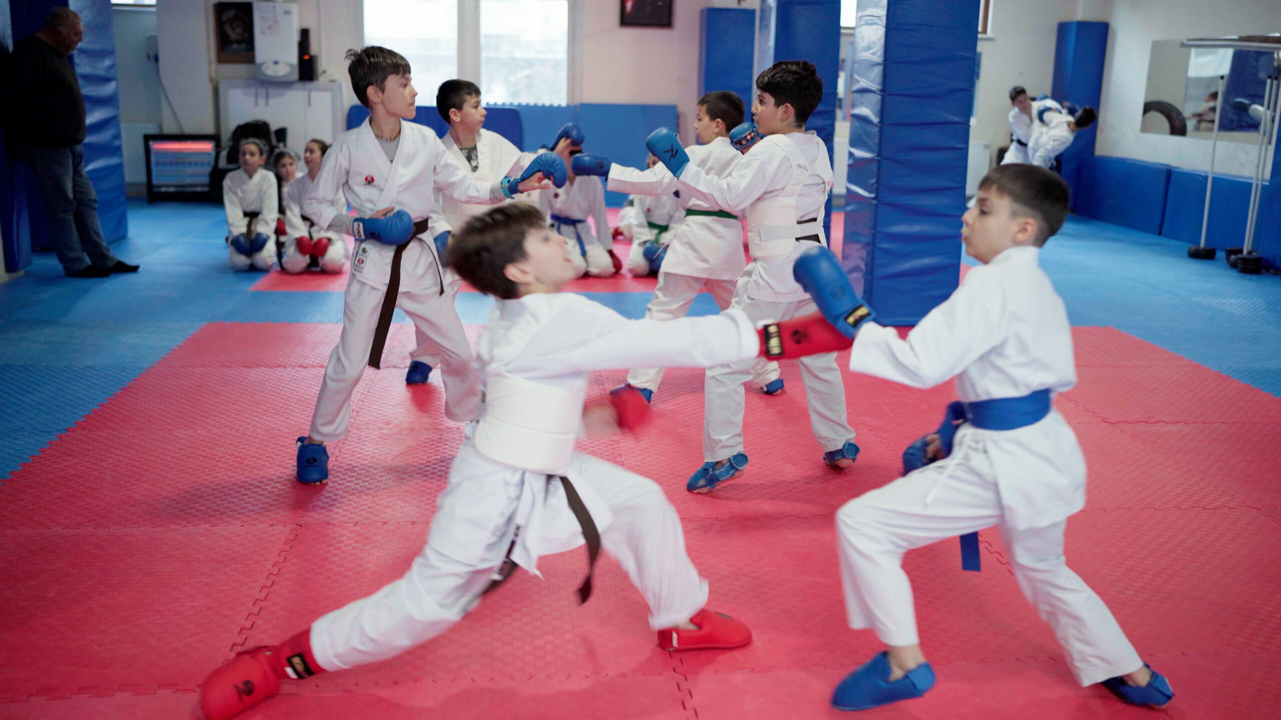 C0026.00 00 21 23. Still004