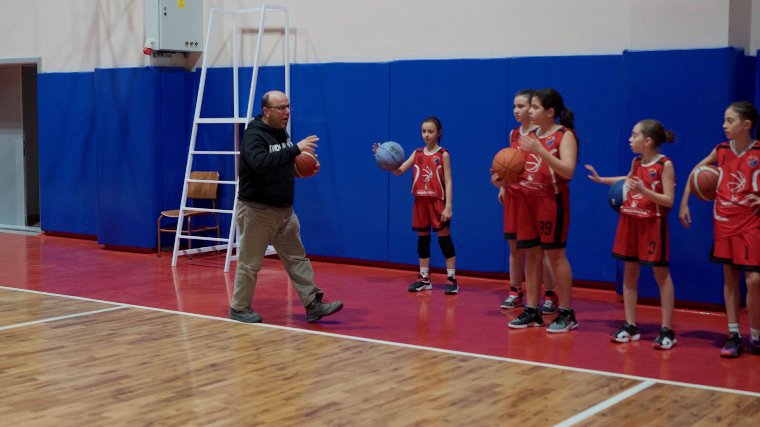 C0027.00 00 05 06. Still001