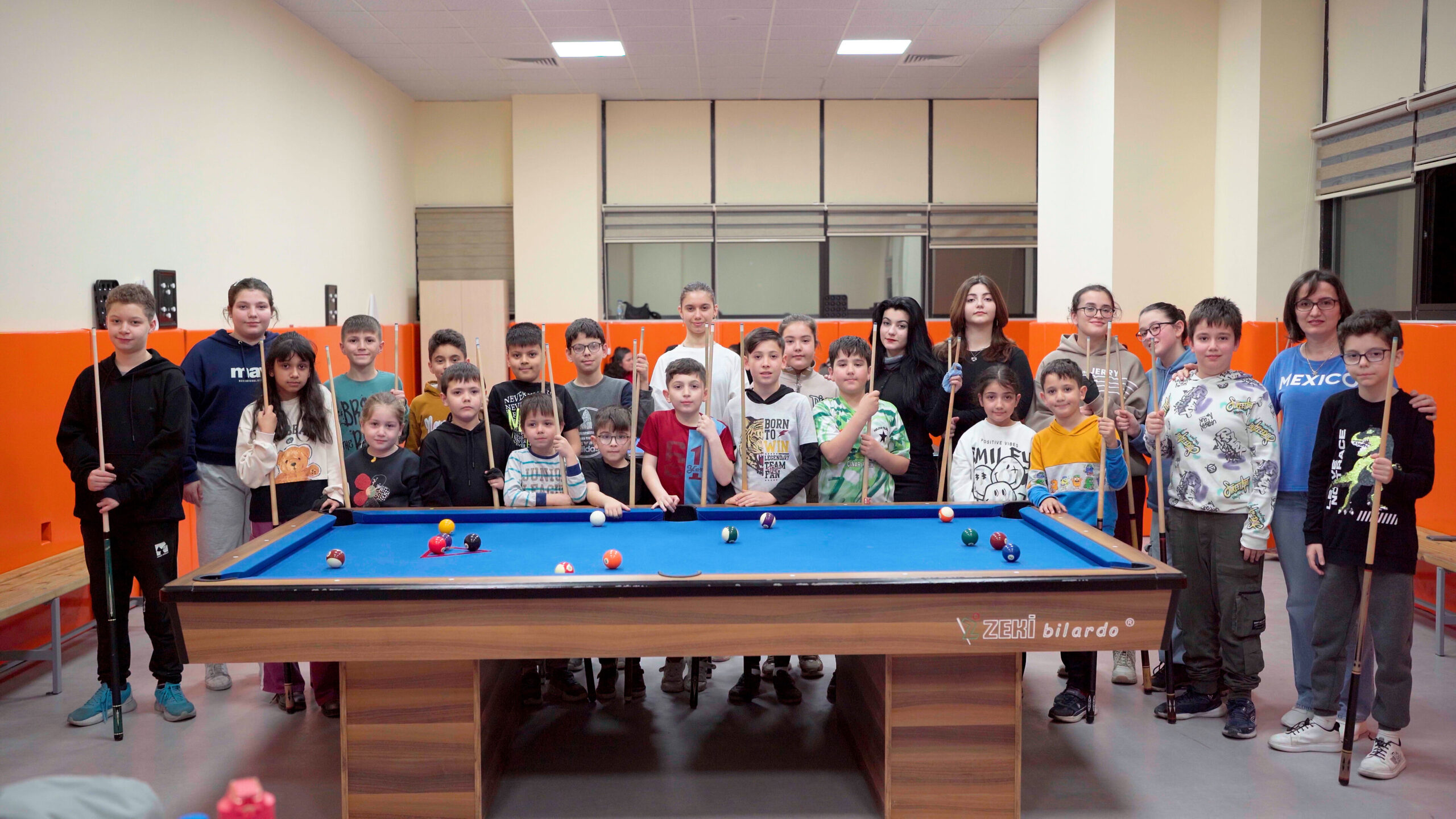 C0071.00 06 07 18. Still006