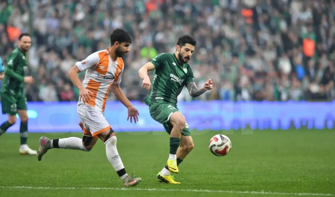 Atatürk Spor Kompleksi Matlı Stadyumu’nda oynanan karşılaşmada Bursaspor, Adanaspor’u farklı