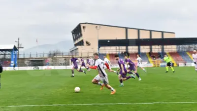 Belediye Mustafakemalpaşaspor, sahasında konuk ettiği İnegöl Alanyurt Spor Kulübü karşısında