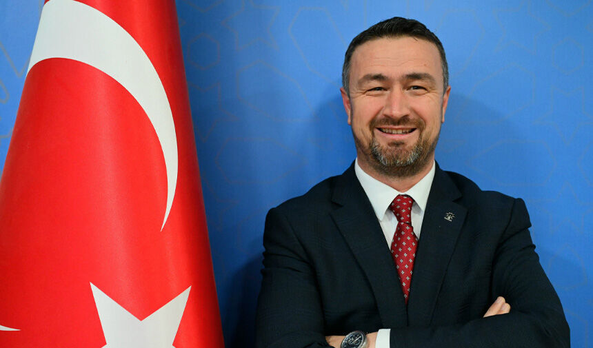 AK Parti Mustafakemalpaşa İlçe Başkanı Mutlu Turgut, yeni yıl dolayısıyla