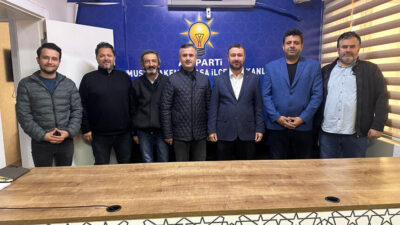 AK Parti İlçe Başkanı Mutlu Turgut, basın mensuplarıyla bir araya