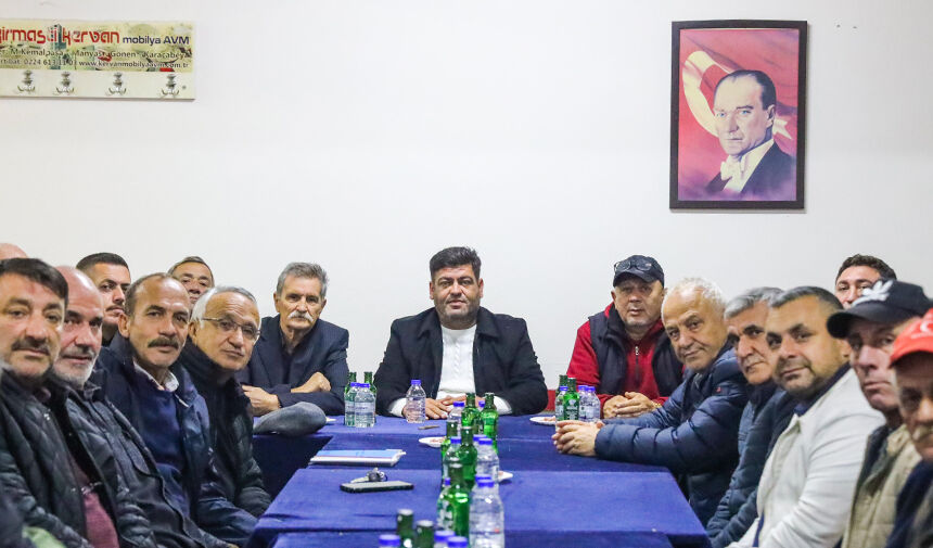 Gökhan Demir ve yönetimi, Yalıntaş Eski Mahallesi'nde halkla bir araya