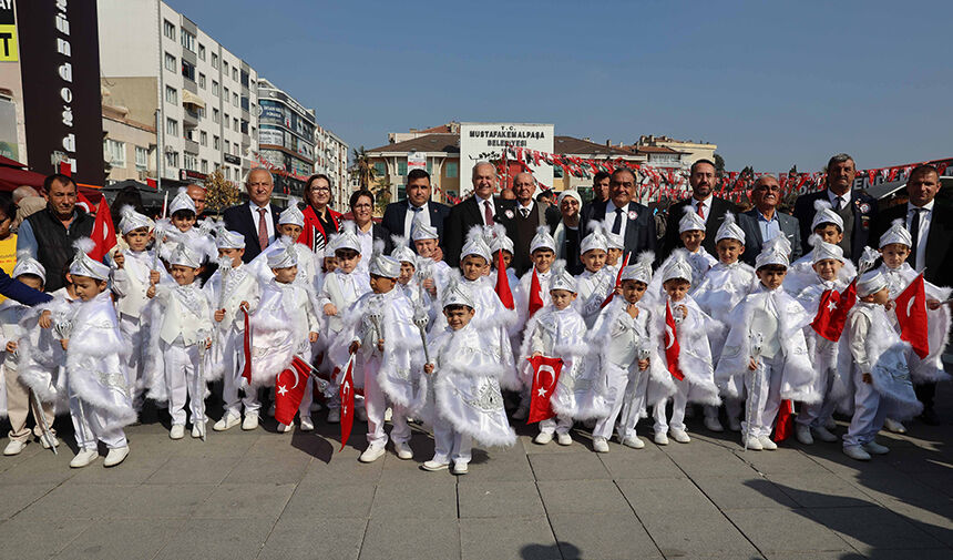 Mustafakemalpaşa Belediyesi, her yıl düzenlediği Geleneksel Toplu Sünnet Şöleni'ni bu