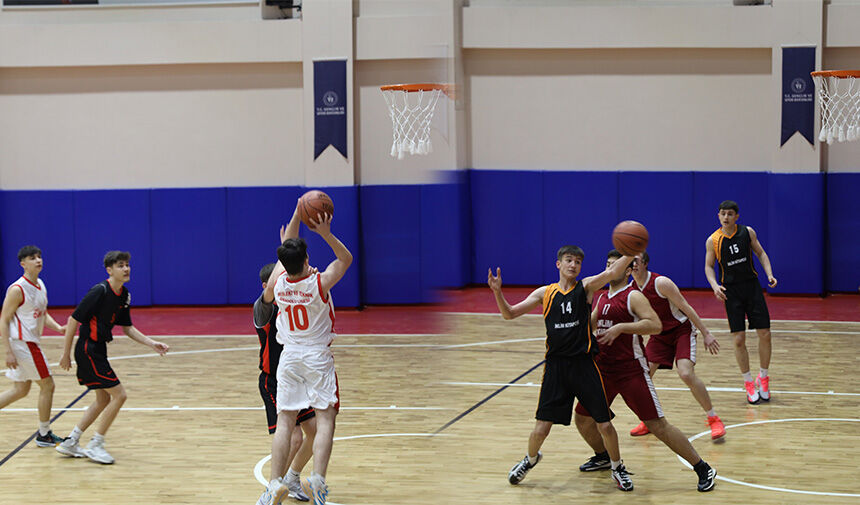 19 Mart tarihinde başlayan Gençler 3x3 Basketbol turnuvasında bugün oynanan