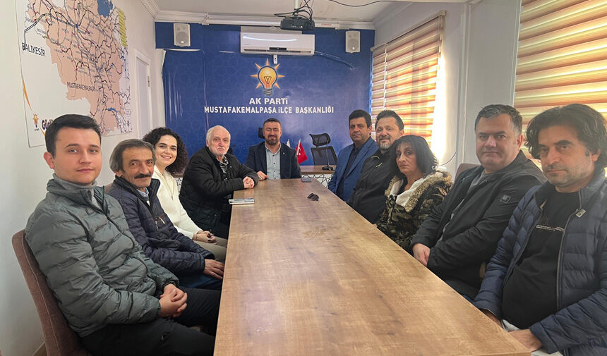 AK Parti Mustafakemalpaşa İlçe Başkanı Mutlu Turgut, Çalışan Gazeteciler Günü'ne