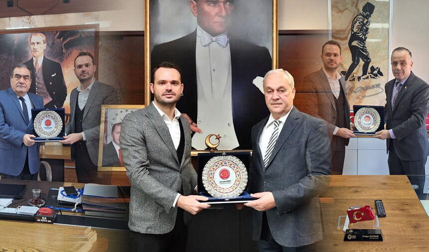 Mustafakemalpaşa Kent Platformu Başkanı Burak Malkır ve Platform Yönetimi, gelecekte