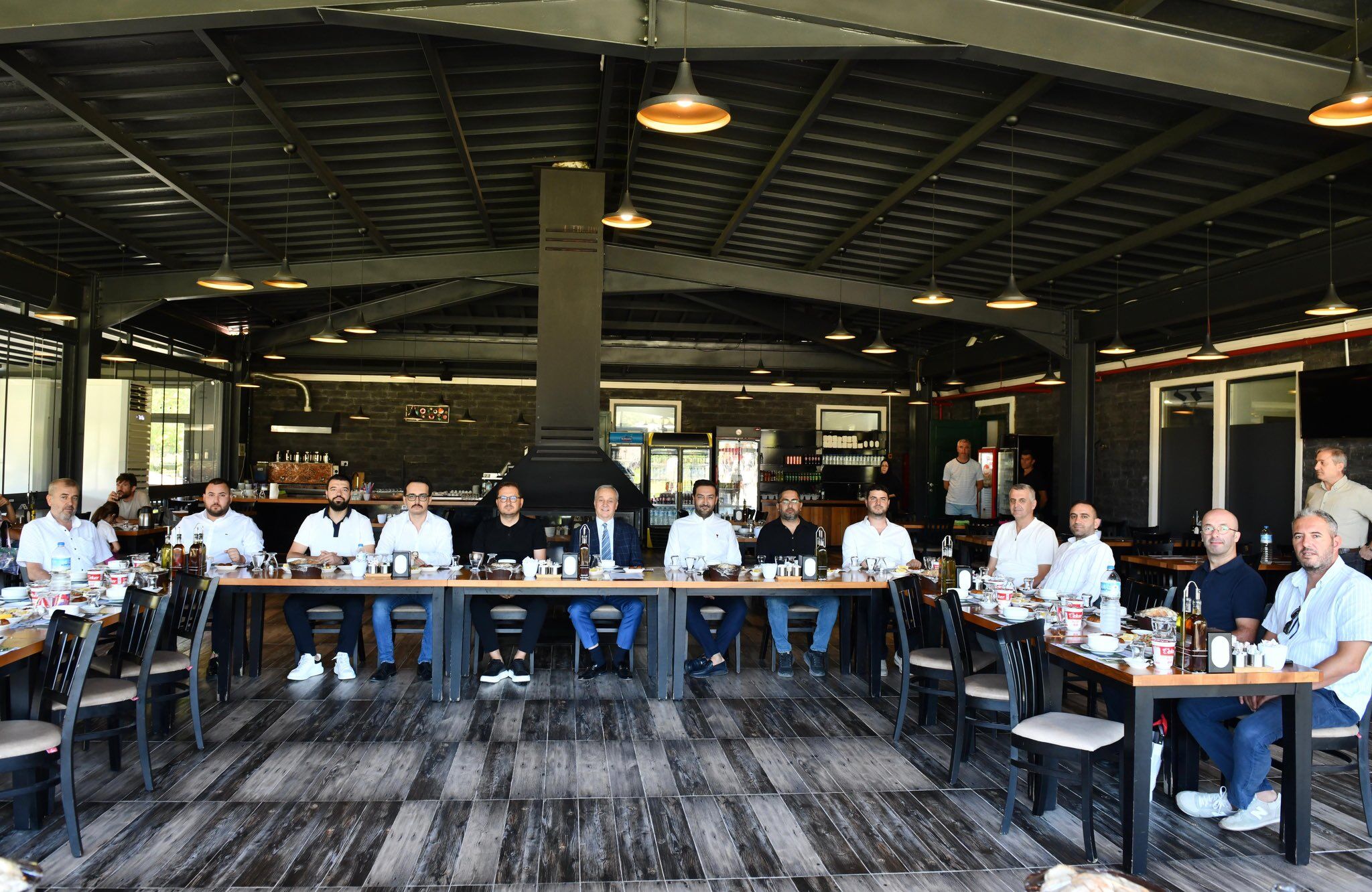 Gz Rn7E6 Xg A A F Hr Q