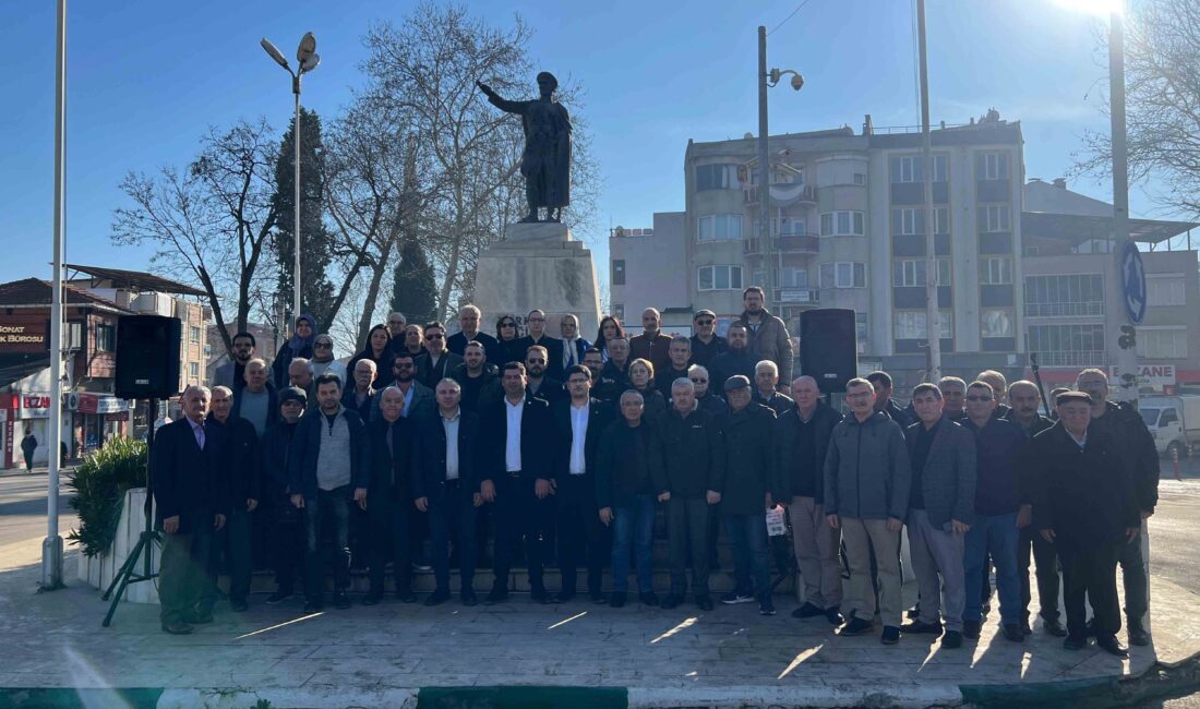 Atatürkçü Düşünce Derneği, Adalet ve Demokrasi Haftası kapsamında devrim şehitleri