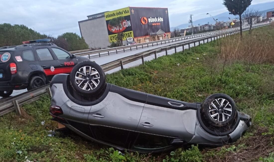 Terminal yakınlarında bir otomobil, sürücüsünün yolu kaçırarak yanlış yola sapması