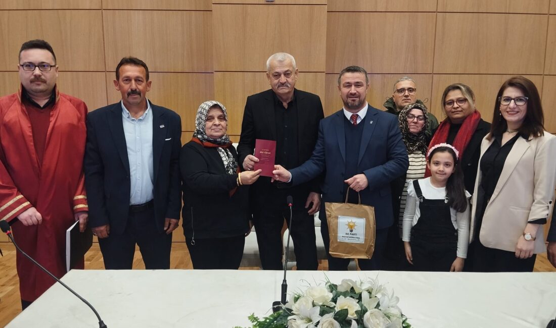 12 yıl önce boşanan çift yeniden mutluluğa evet dedi! Şahitliğini