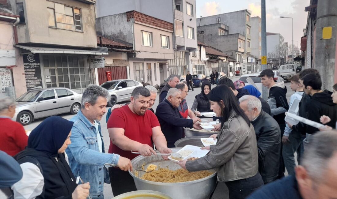 Şevketiye Mahalle Muhtarlığı, mahalle esnafı ve mahalle sakinleri el ele