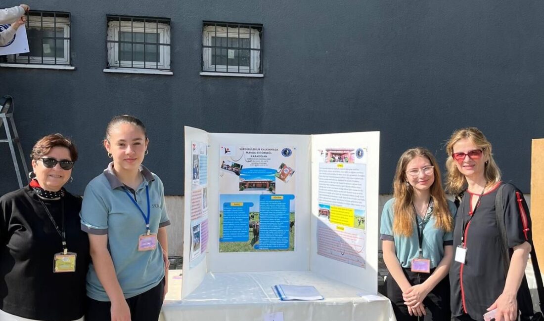 Mustafakemalpaşa Sedat Karan Anadolu Lisesi'nde düzenlenen TÜBİTAK 4003 Bilim Fuarı'nın