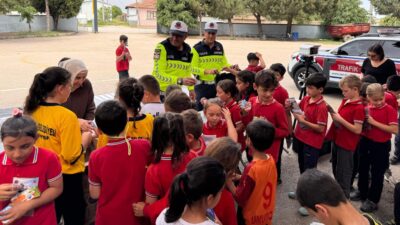 Trafik Haftası etkinlikleri kapsamında öğrencilere yönelik bilgilendirici bir seminer düzenlendi.