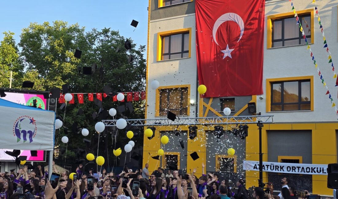 Atatürk Ortaokulu’nda mezuniyet coşkusu yaz şenliğiyle birleşti; sergi, müzik dinletisi