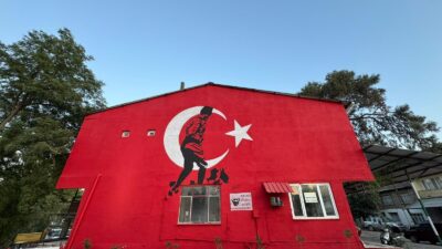 Devecikonağı Mahallesi’nde yer alan ve geçmişte nahiye merkezi olarak kullanılan