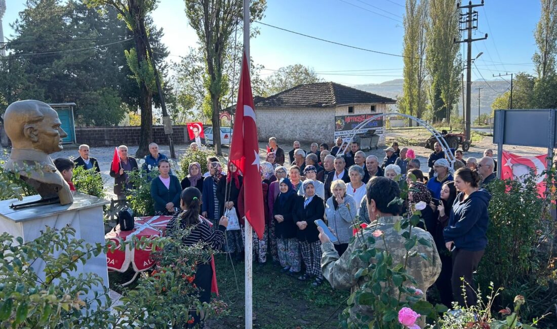 Cumhuriyetimizin 102. yılı, Mustafakemalpaşa’nın Kabulbaba Mahallesi'nde yine büyük bir coşkuyla